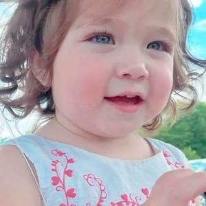 Meet your Posher, Mia